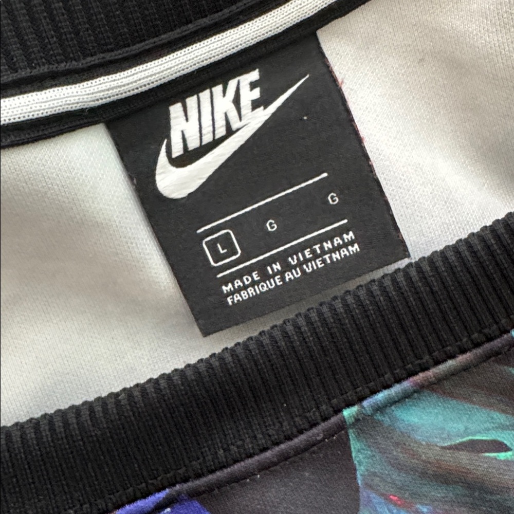 Nike Black Sweatshirt with Tropical Print - Picture 6 of 8